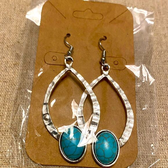 NWT hammered teardrop, FAUX turquoise dangle western, Bohemian, earrings - Picture 5 of 5
